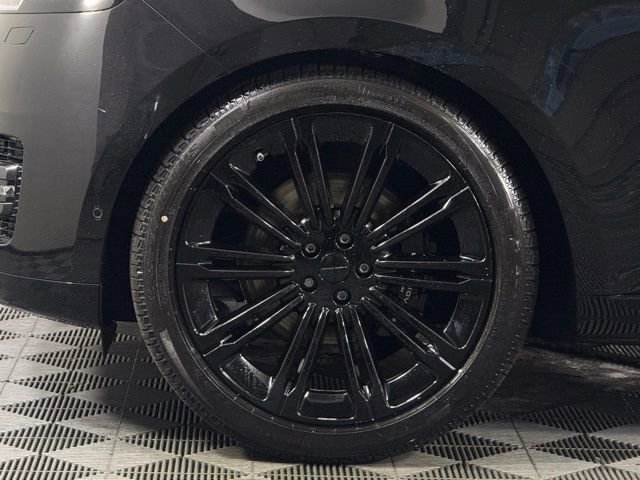 Certified 2026 Land Rover Range Rover SE image 14