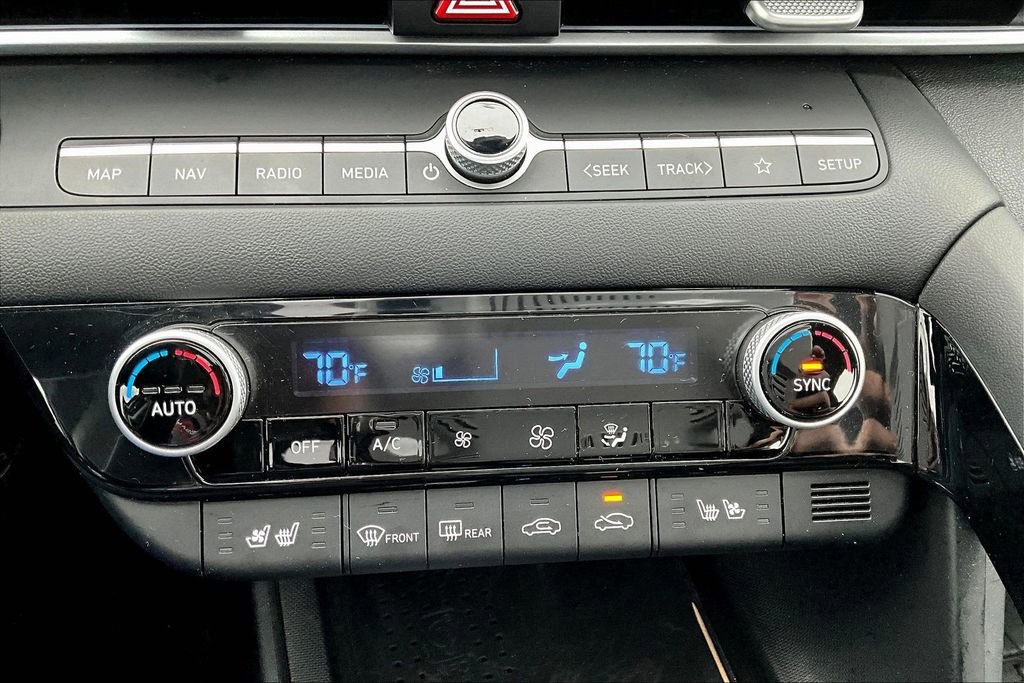 Used 2021 Hyundai Elantra Limited image 32