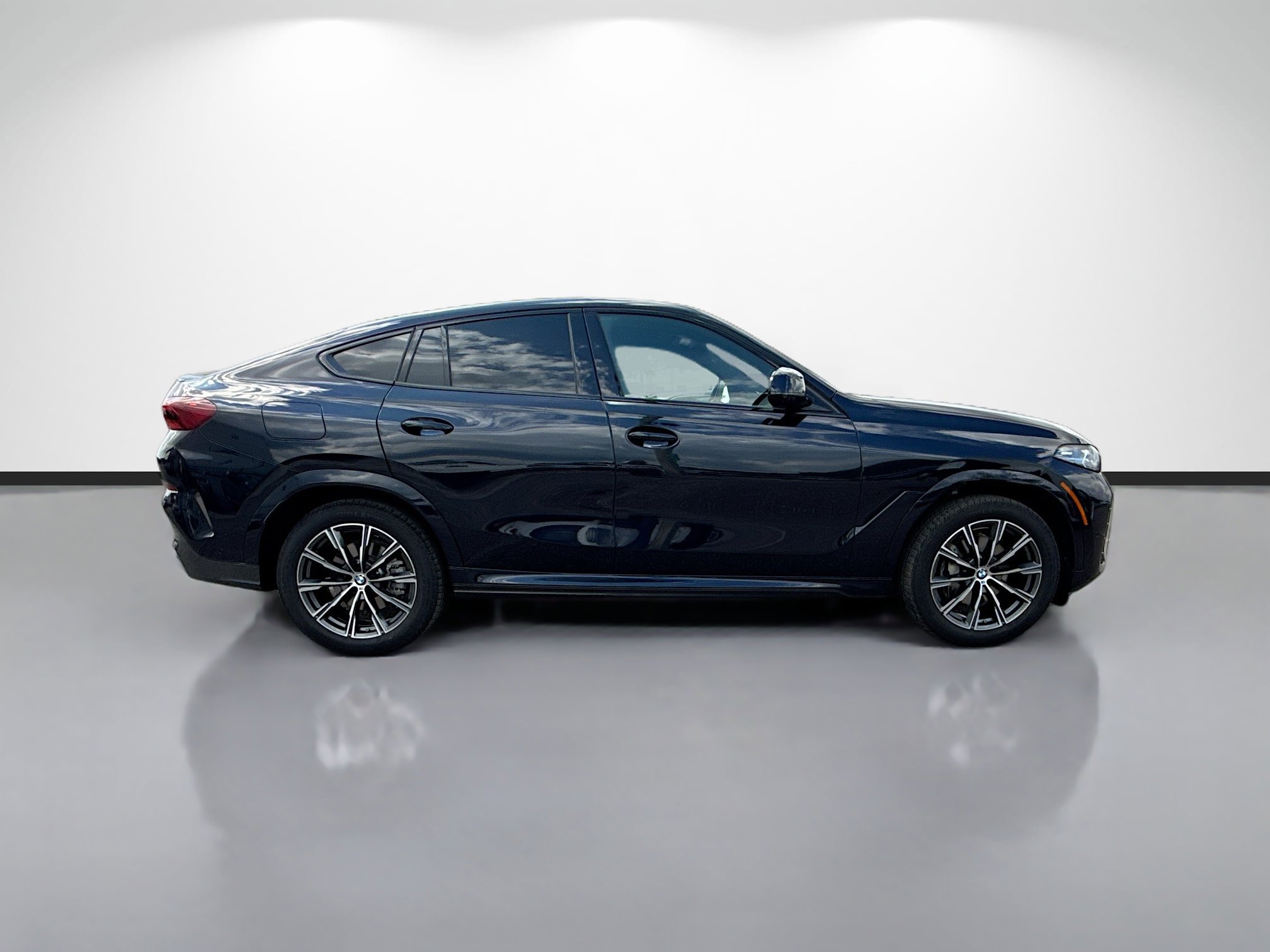 Used 2026 BMW X6 xDrive40i image 2