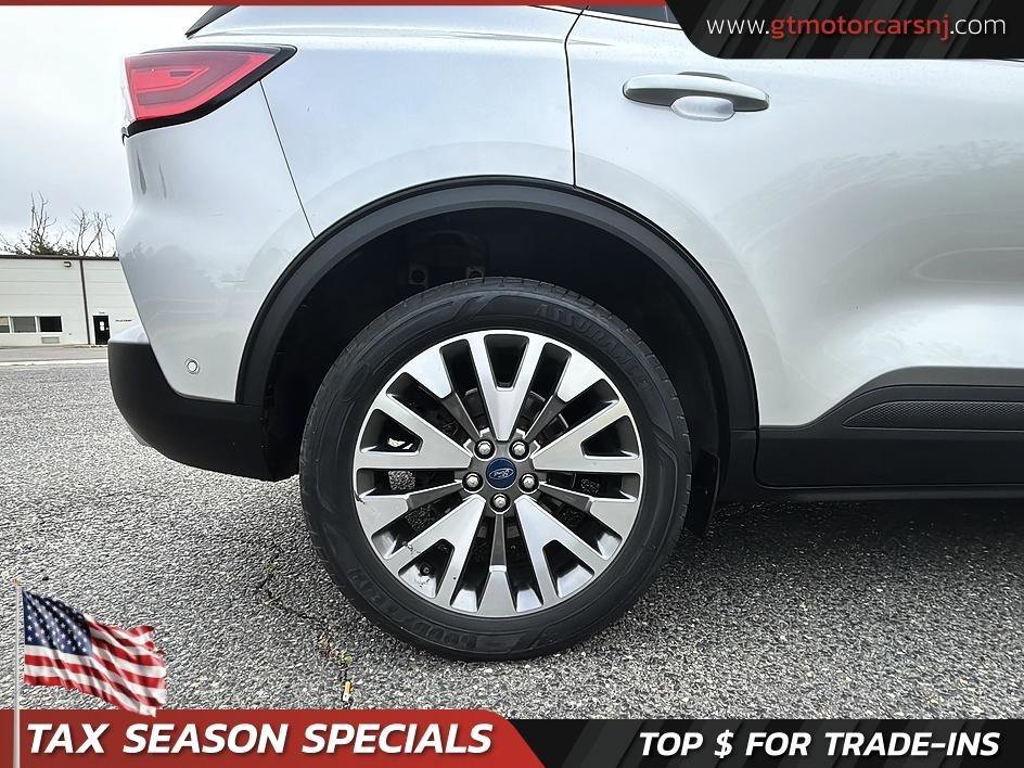 Used 2020 Ford Escape Titanium AWD/4WD image 17