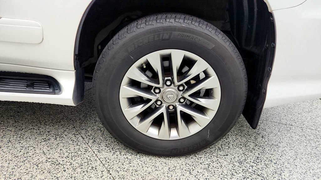 Used 2019 Lexus GX 460 Luxury AWD/4WD image 9