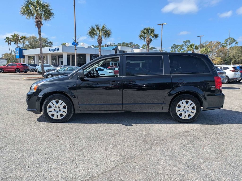 Used 2018 Dodge Grand Caravan SE w/ UConnect Hands-Free Group image 7