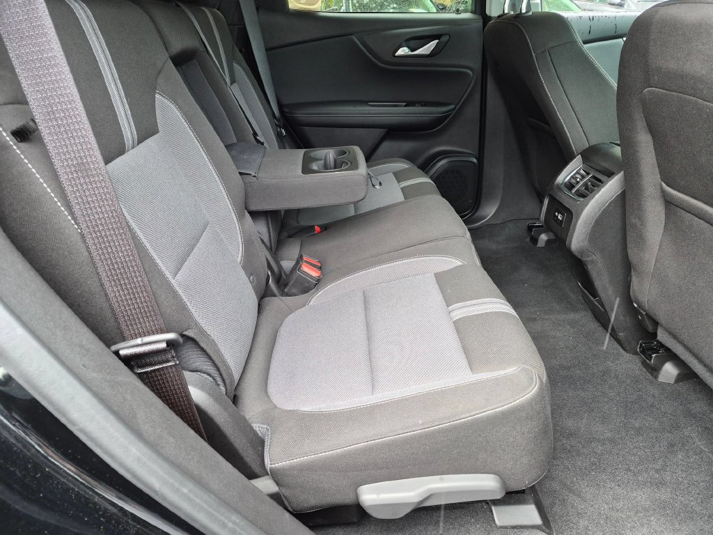 Used 2025 Chevrolet Blazer LT AWD/4WD image 28