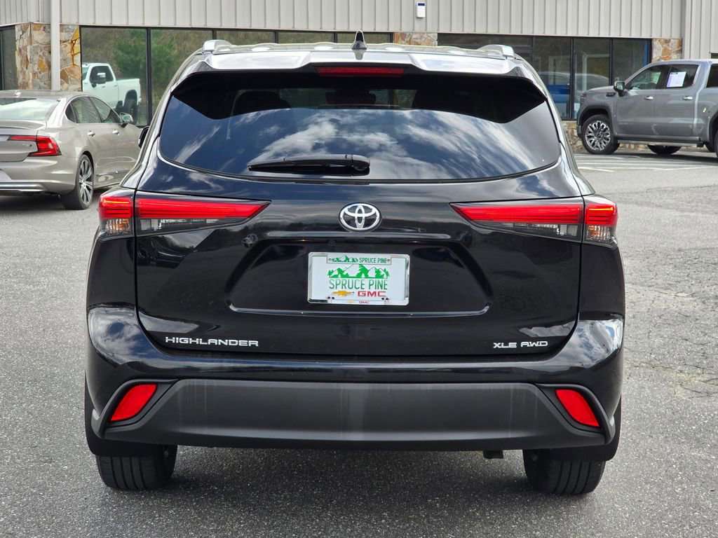 Used 2021 Toyota Highlander XLE image 19