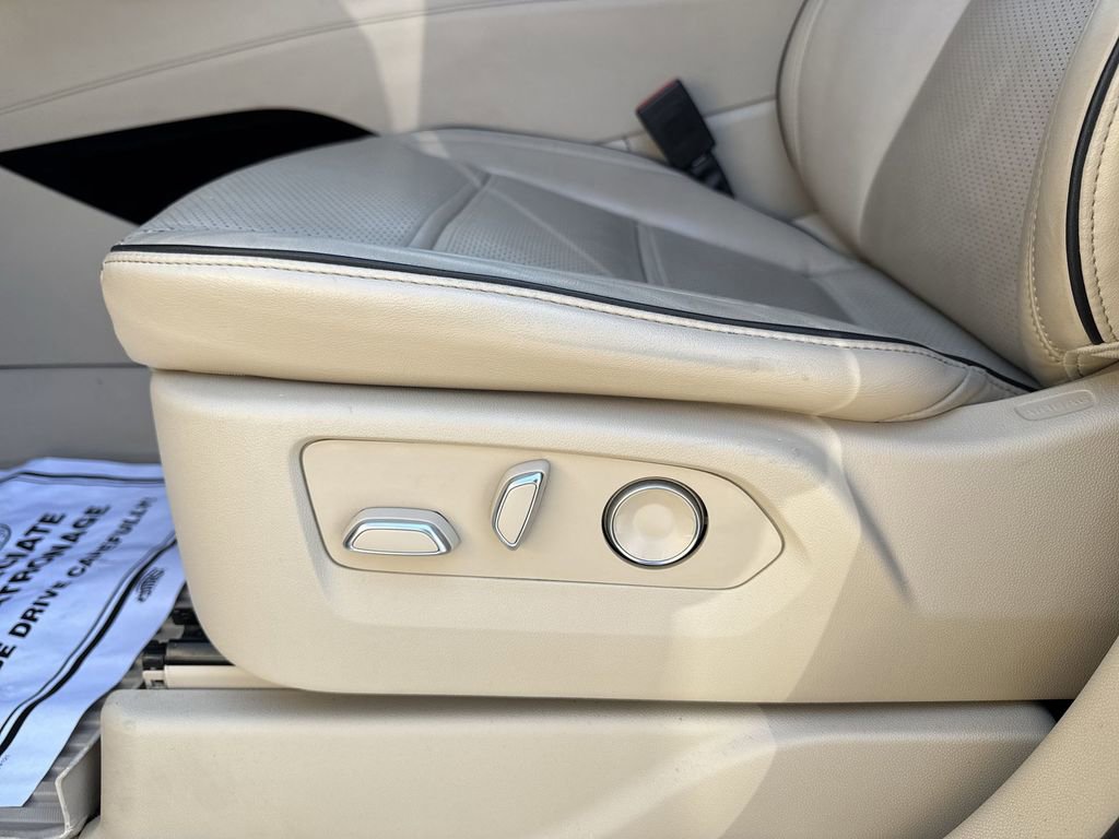 Used 2021 Cadillac Escalade ESV Premium Luxury AWD/4WD image 12