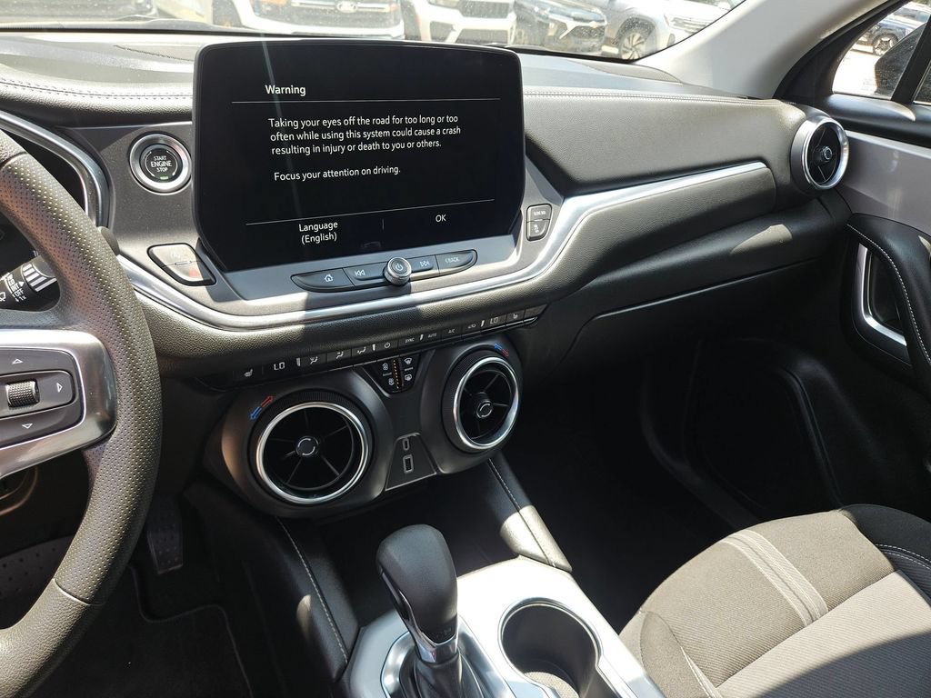 Used 2025 Chevrolet Blazer LT FWD image 20