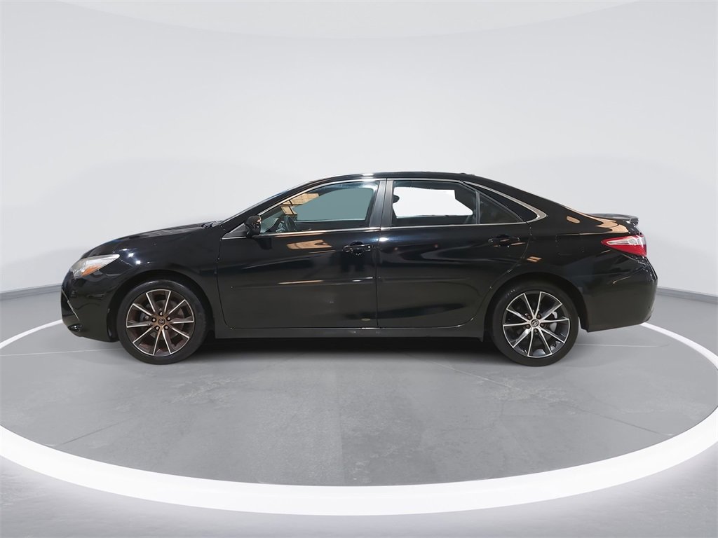 Used 2015 Toyota Camry XSE w/ Moonroof Package image 8