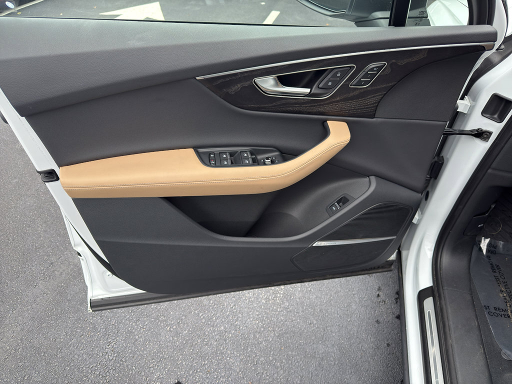 Used 2025 Audi Q7 3.0T Premium Plus w/ Premium Plus Package image 16