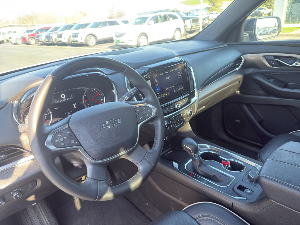 Used 2024 Chevrolet Traverse Premier w/ Redline Edition AWD/4WD image 10