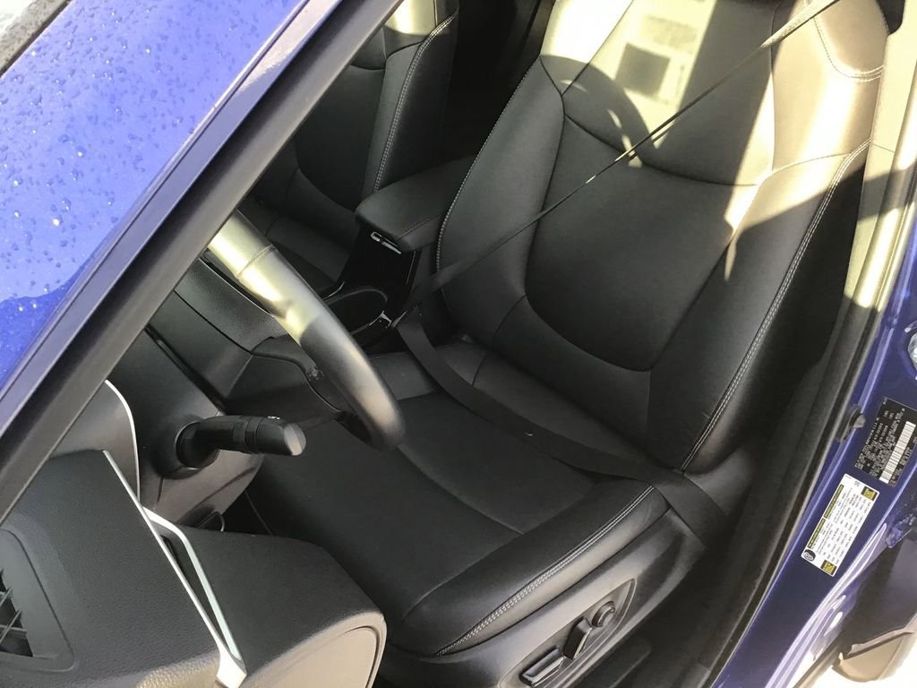 Used 2023 Toyota Corolla Cross XLE w/ Convenience Package image 12