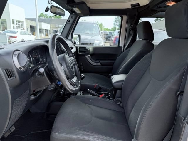 Used 2016 Jeep Wrangler Sport AWD/4WD image 13