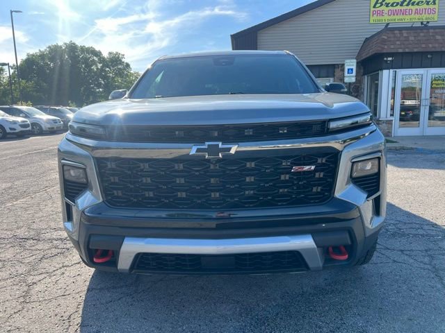 Used 2024 Chevrolet Traverse Z71 AWD/4WD image 2