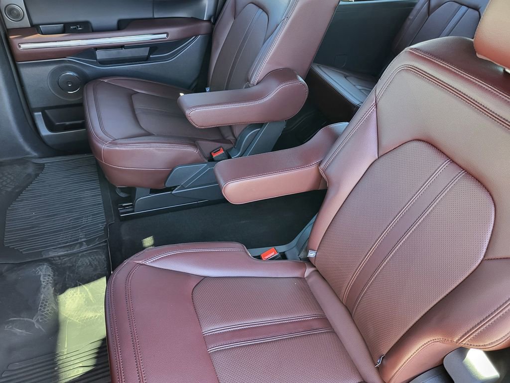 Used 2024 Ford Expedition Limited w/ Excursion Package image 23