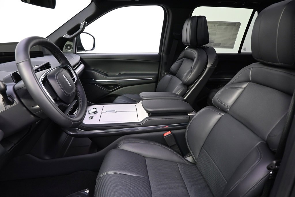 New 2026 Lincoln Navigator L Reserve w/ Jet Appearance Package image 13