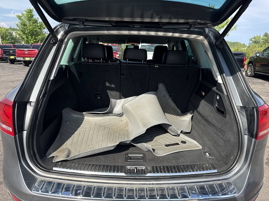 Used 2014 Volkswagen Touareg Sport AWD/4WD image 15