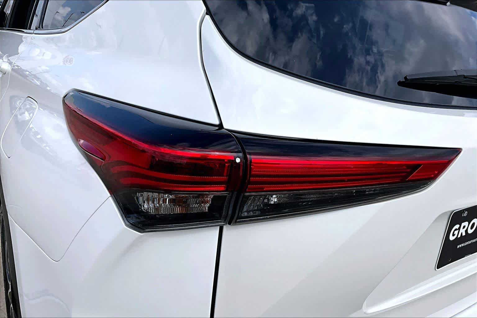 Used 2021 Toyota Highlander XLE FWD image 29