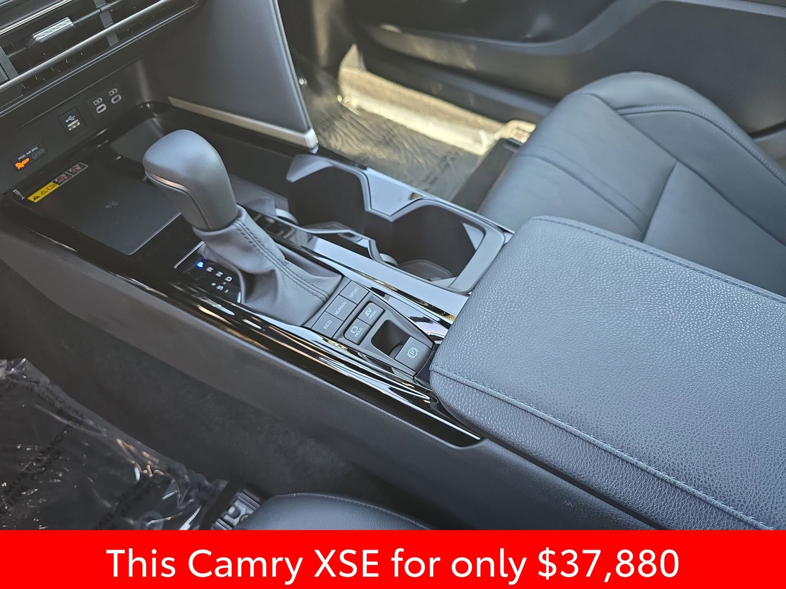 Used 2025 Toyota Camry XSE FWD image 30