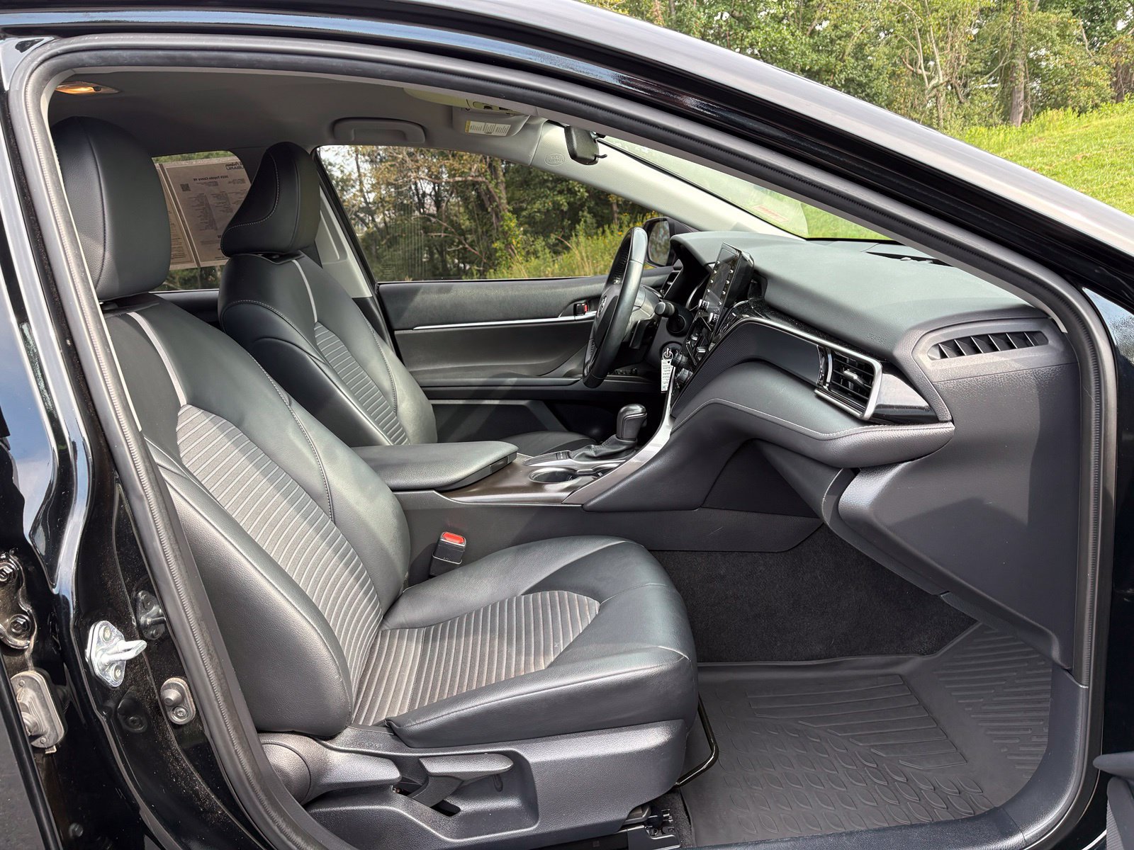 Used 2023 Toyota Camry SE FWD image 26