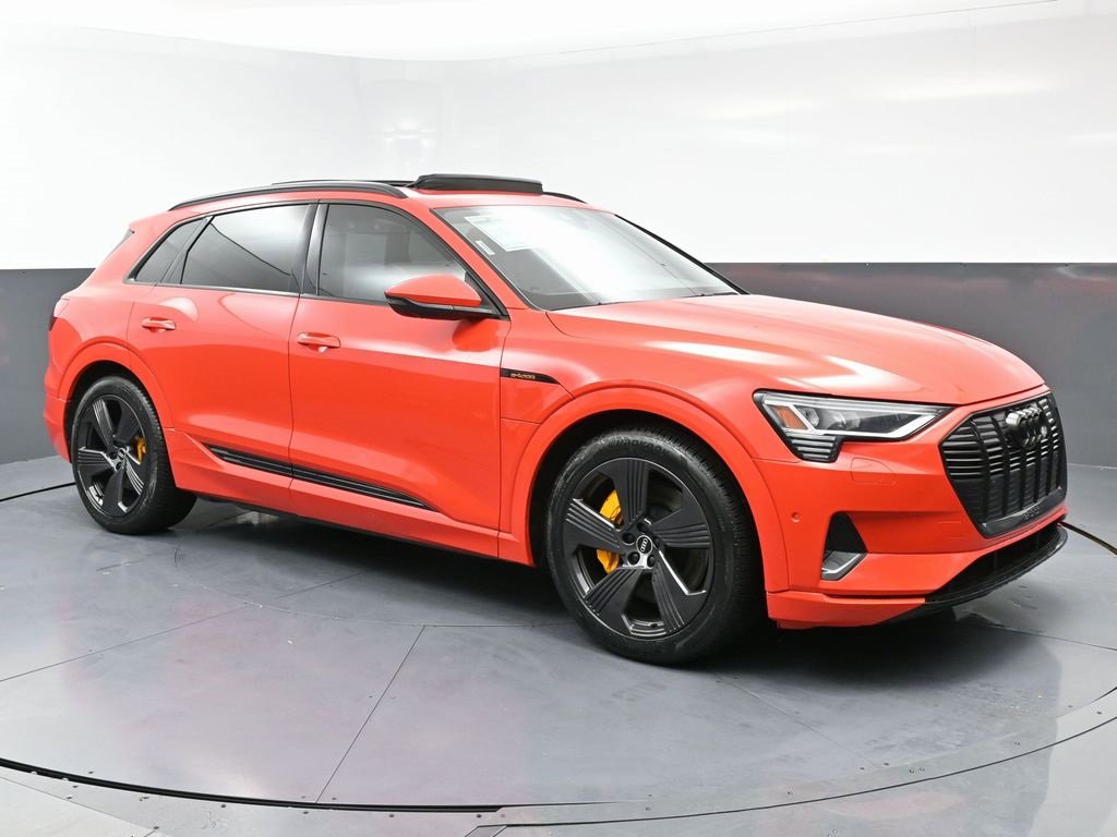 Used 2022 Audi e-tron Premium Plus w/ Premium Plus Package image 3