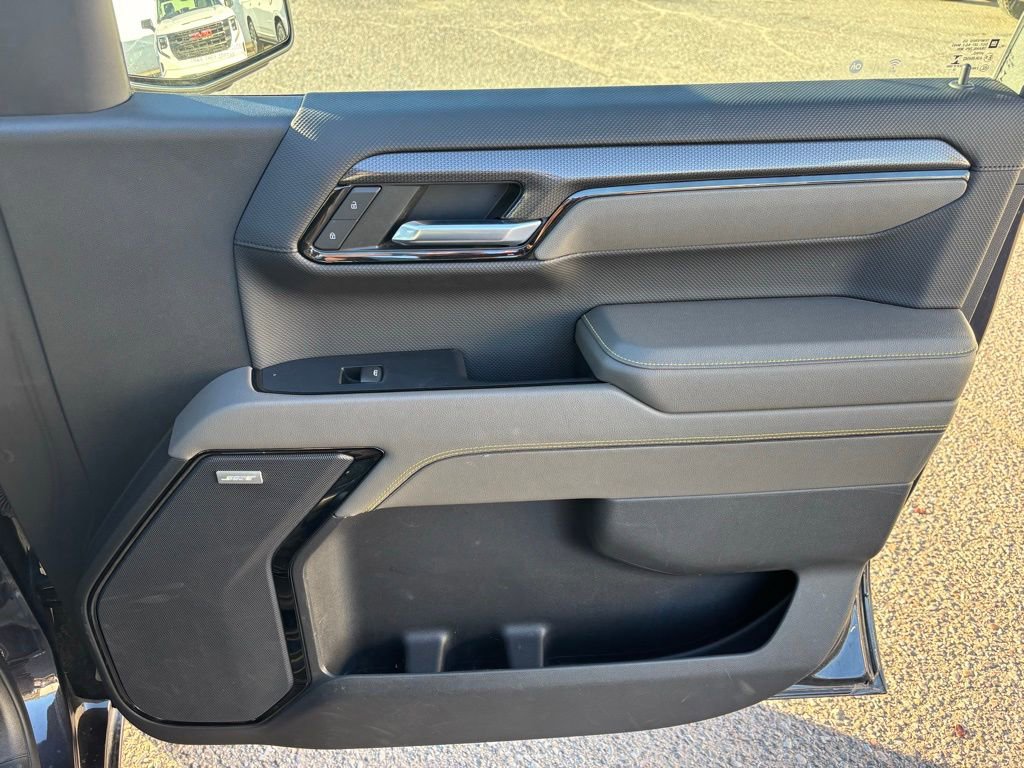 Used 2022 Chevrolet Silverado 1500 ZR2 w/ Technology Package image 34