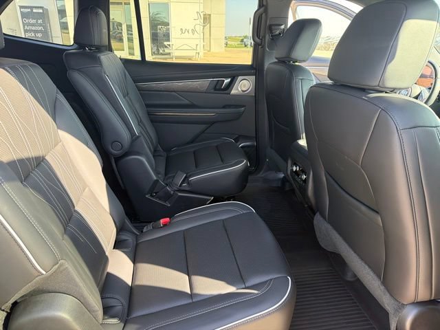 Used 2025 Buick Enclave Avenir w/ Super Cruise Package AWD/4WD image 19