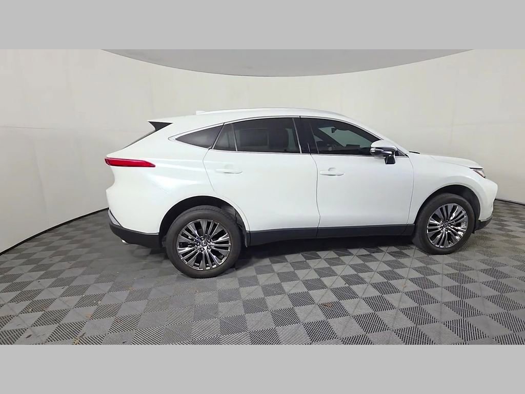 Used 2024 Toyota Venza XLE AWD/4WD image 38