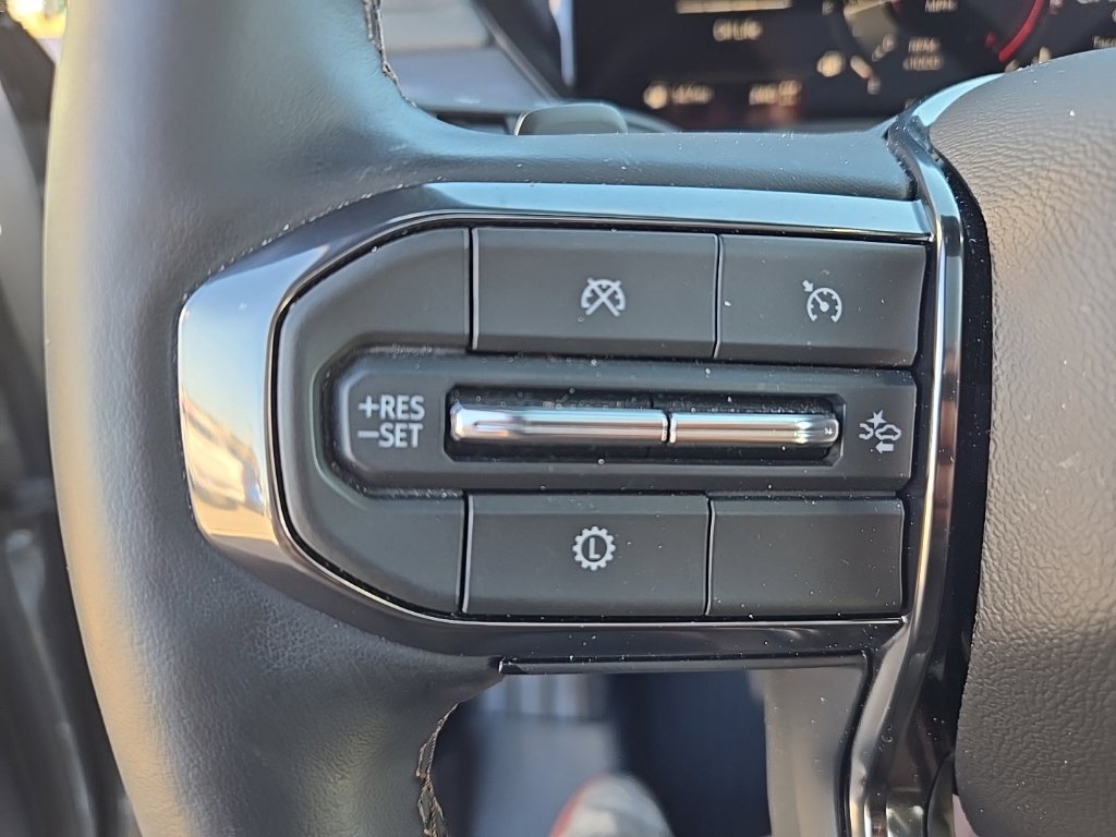 Used 2025 GMC Acadia AT4 w/ Luxury Package AWD/4WD image 26