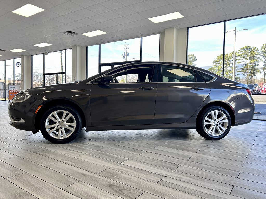 Used 2015 Chrysler 200 Limited FWD image 4