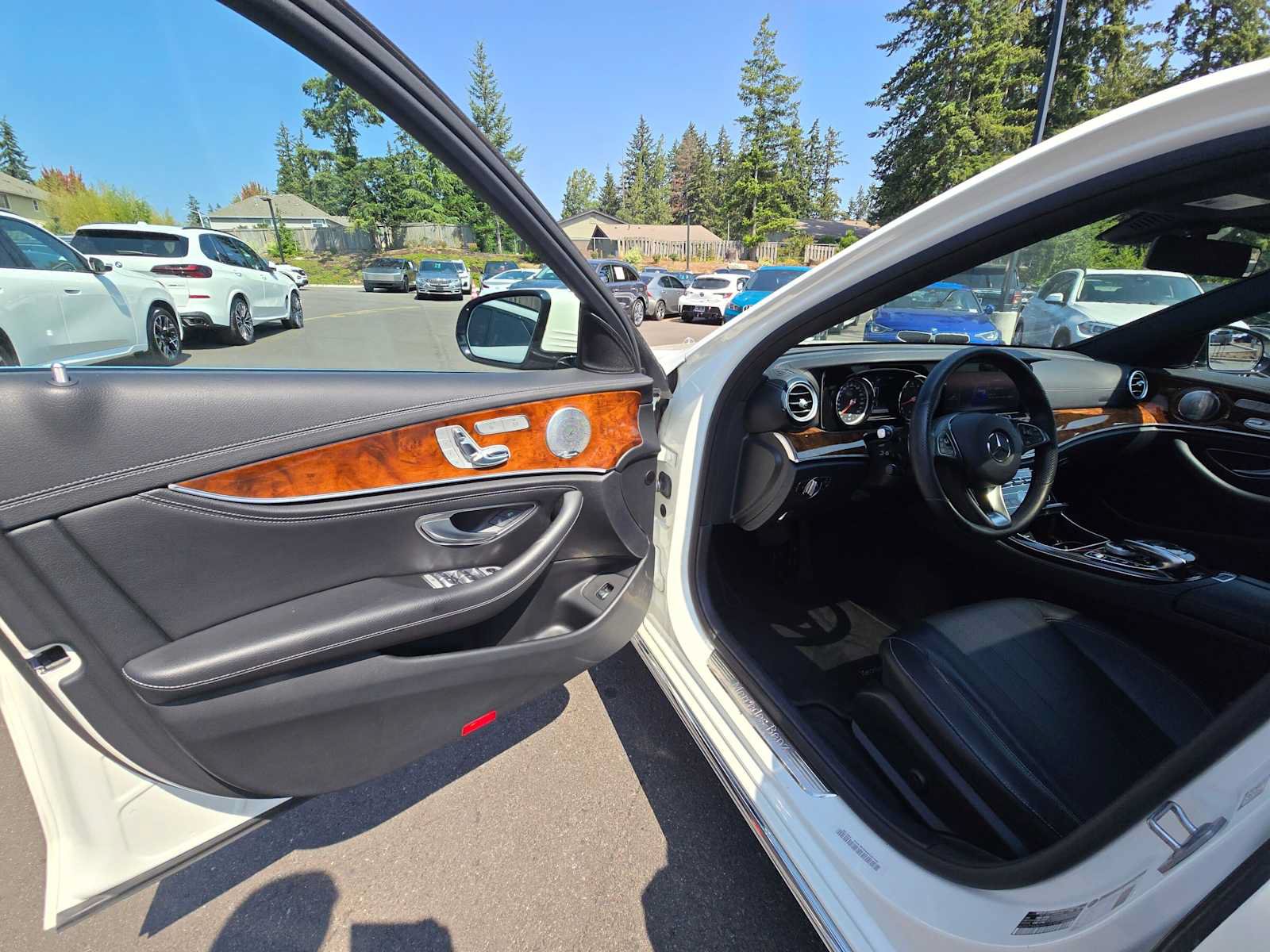 Used 2017 Mercedes-Benz E 300 4MATIC image 20