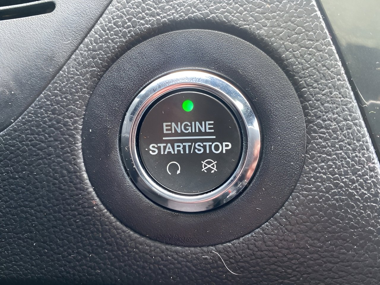 Certified 2018 Ford Explorer XLT w/ Equipment Group 202A image 21