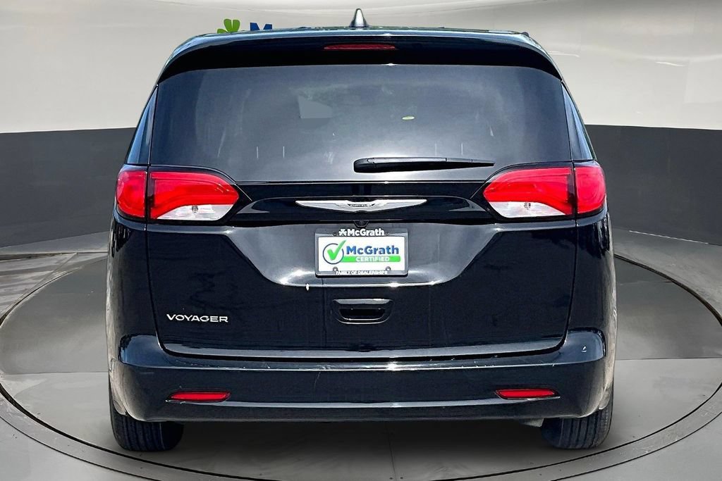 Used 2024 Chrysler Voyager LX FWD image 6