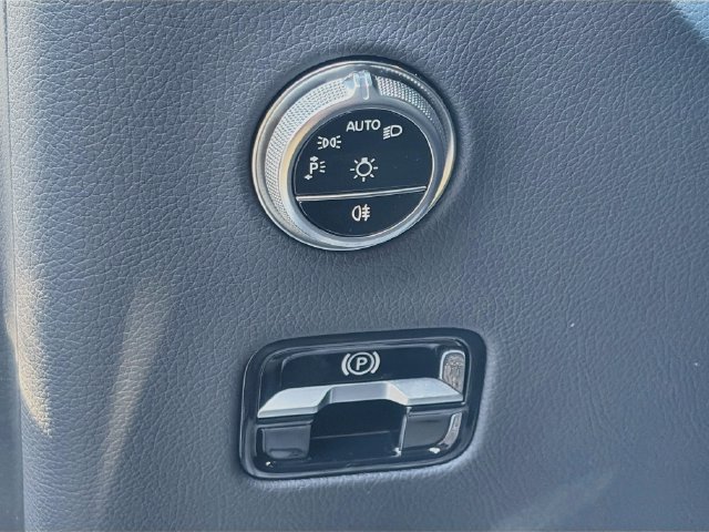 Certified 2025 Mercedes-Benz GLC 350e 4MATIC image 9