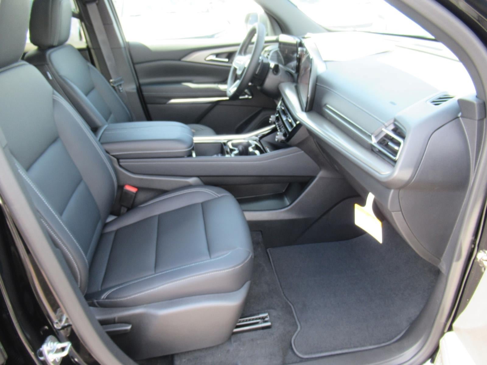 New 2027 Chevrolet Traverse LT FWD image 10