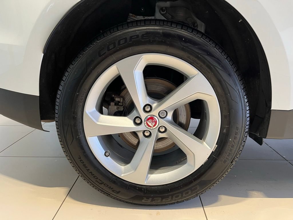 Used 2019 Jaguar F-PACE Premium AWD/4WD image 18