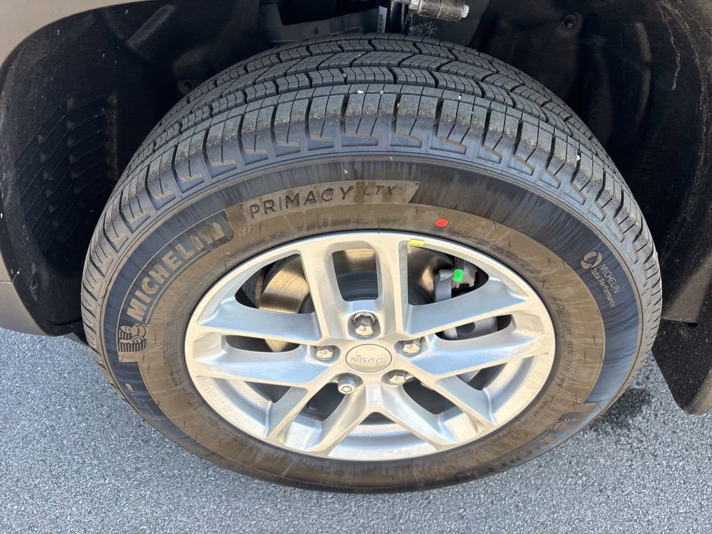 New 2026 Jeep Grand Cherokee Laredo X image 9