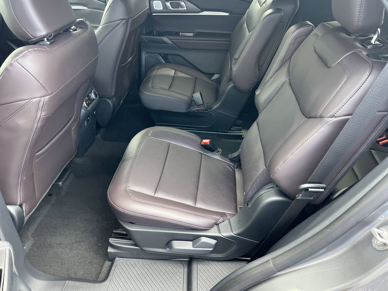 New 2026 Ford Explorer Platinum image 21