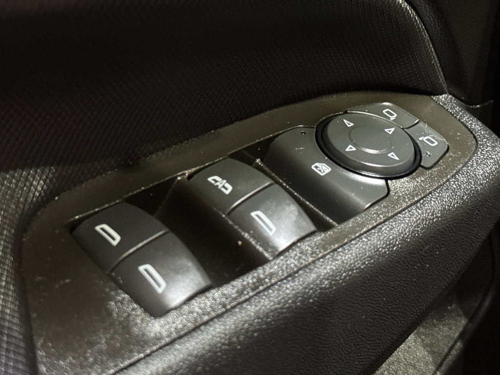 Used 2023 Chevrolet Equinox RS image 34