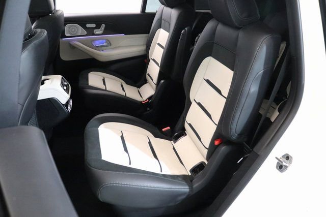 Used 2024 Mercedes-Benz GLS 63 AMG 4MATIC image 13