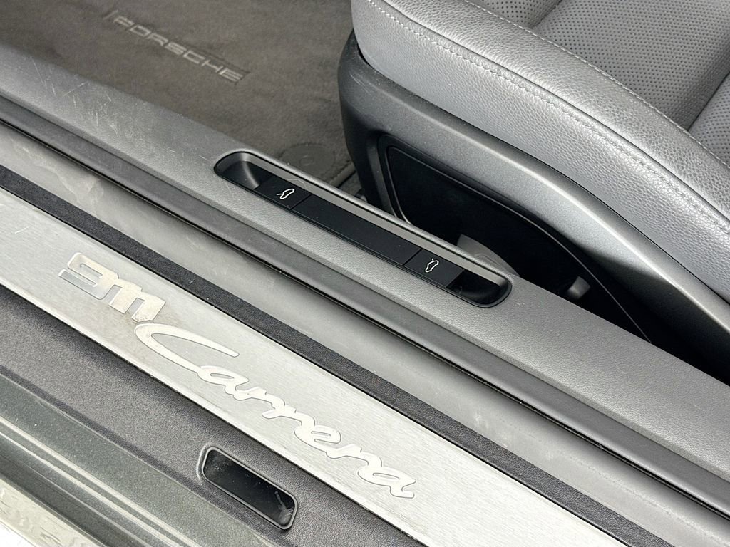 Used 2022 Porsche 911 Carrera RWD image 25