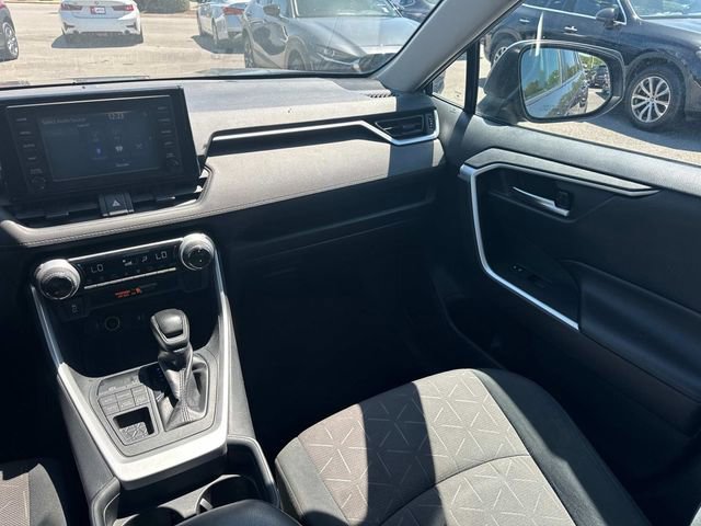 Used 2019 Toyota RAV4 XLE AWD/4WD image 18