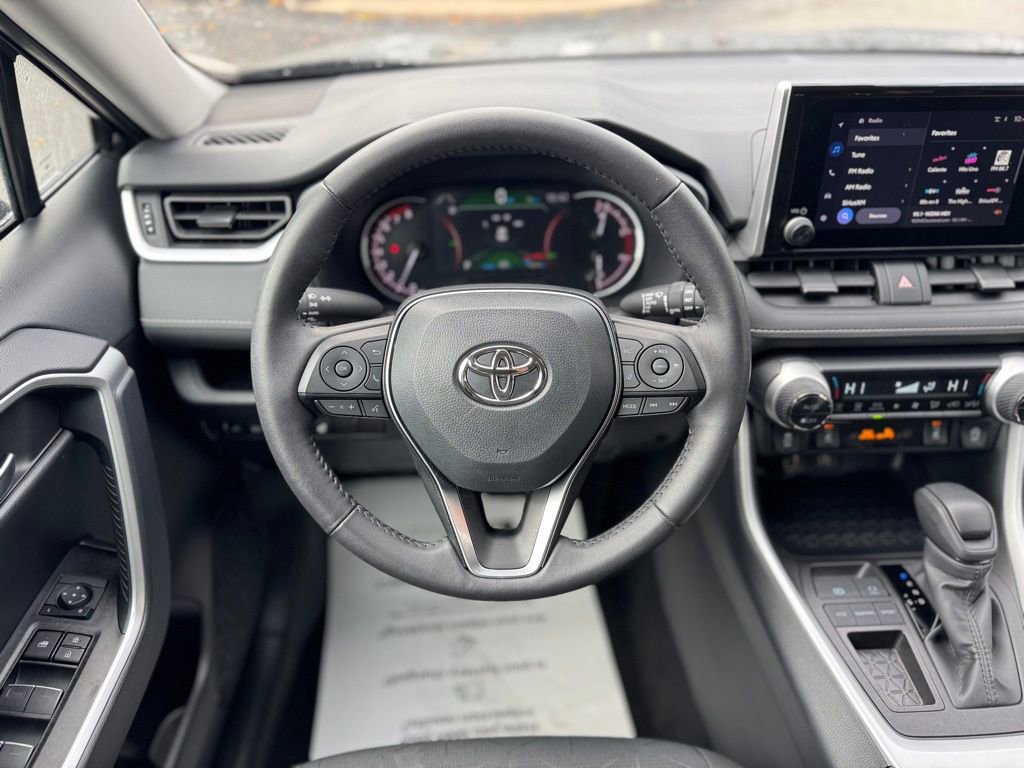 Certified 2025 Toyota RAV4 XLE image 33