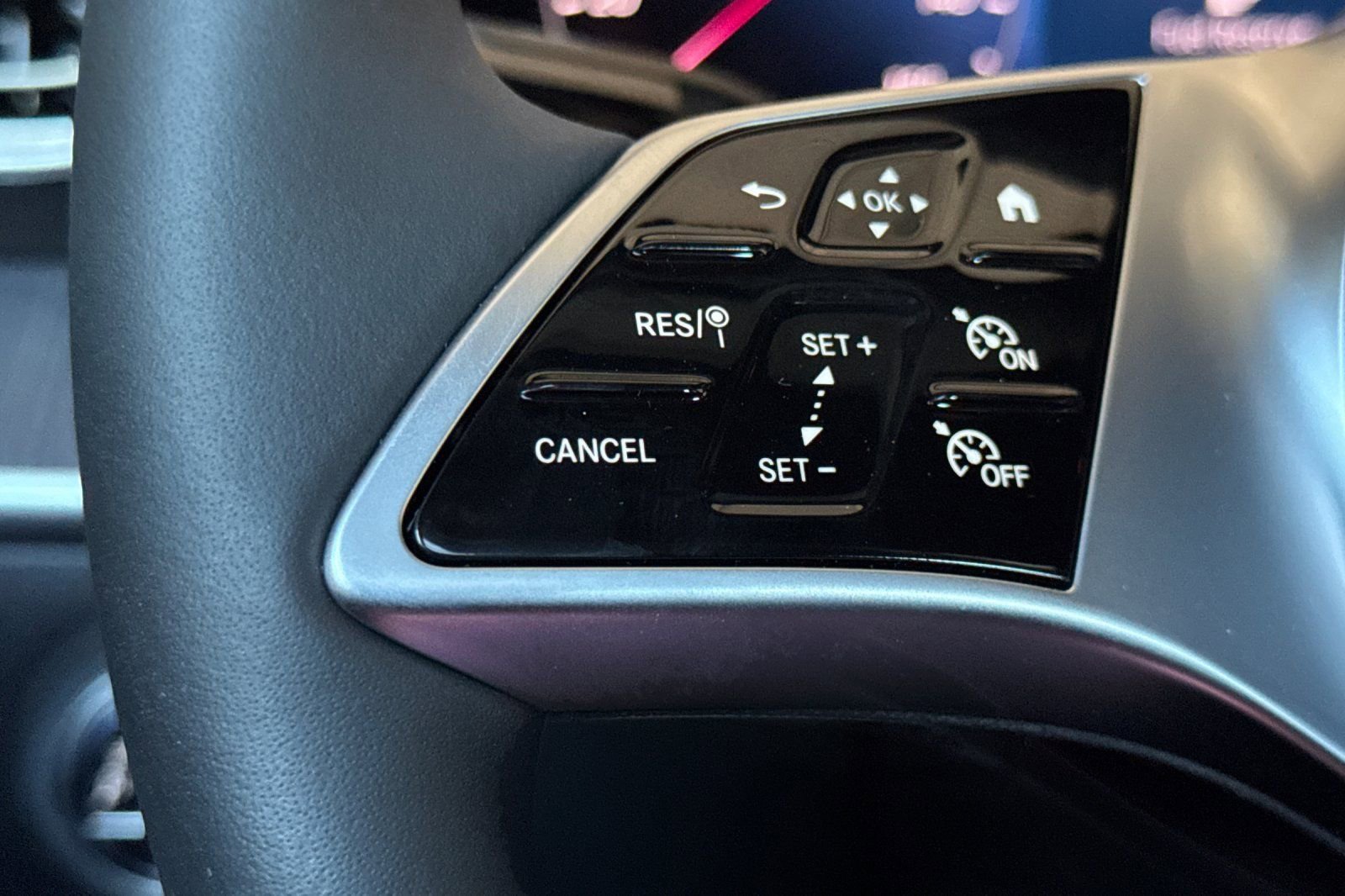 New 2025 Mercedes-Benz C 300 4MATIC Sedan image 34