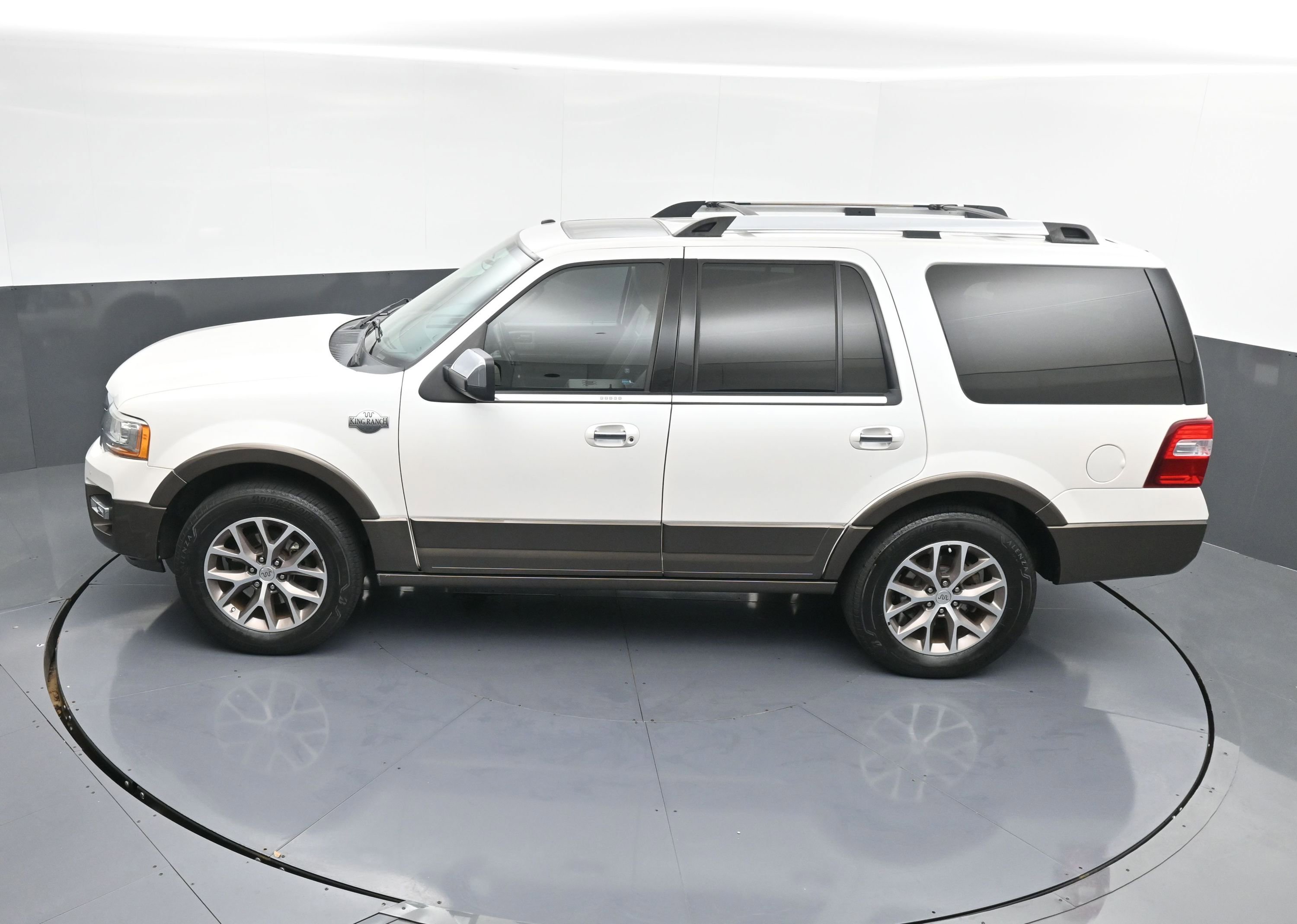 Used 2016 Ford Expedition King Ranch image 38