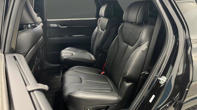 Used 2024 Hyundai Palisade Calligraphy image 24