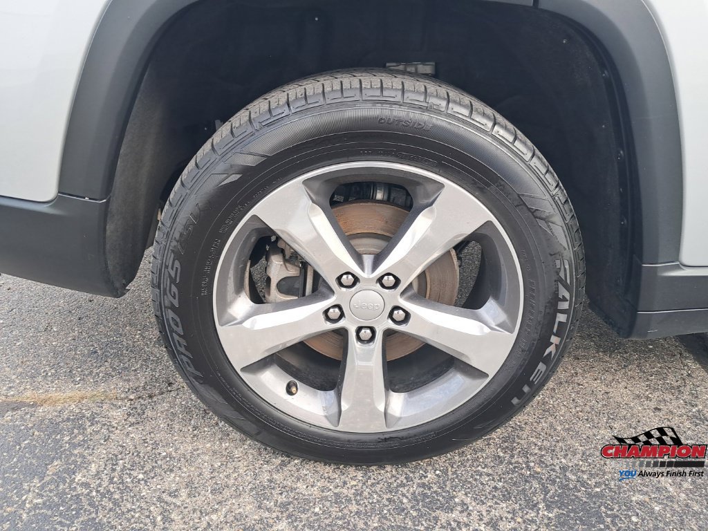 Used 2021 Jeep Grand Cherokee L Limited AWD/4WD image 14