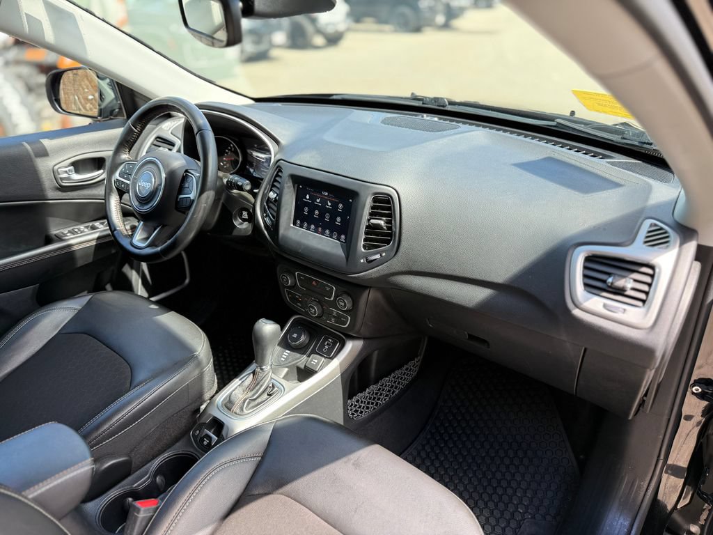 Used 2021 Jeep Compass Latitude w/ Convenience Group AWD/4WD image 17
