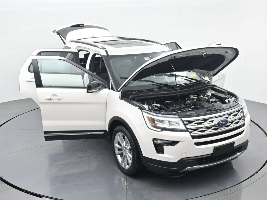 Used 2018 Ford Explorer XLT w/ Equipment Group 202A AWD/4WD image 37