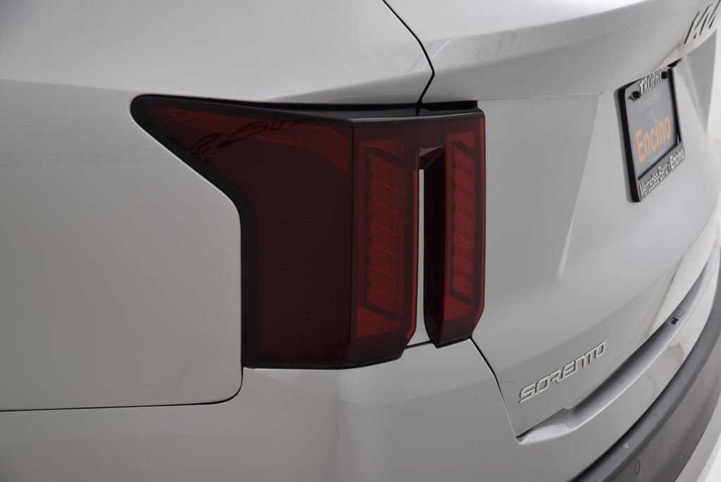 Used 2025 Kia Sorento EX image 12