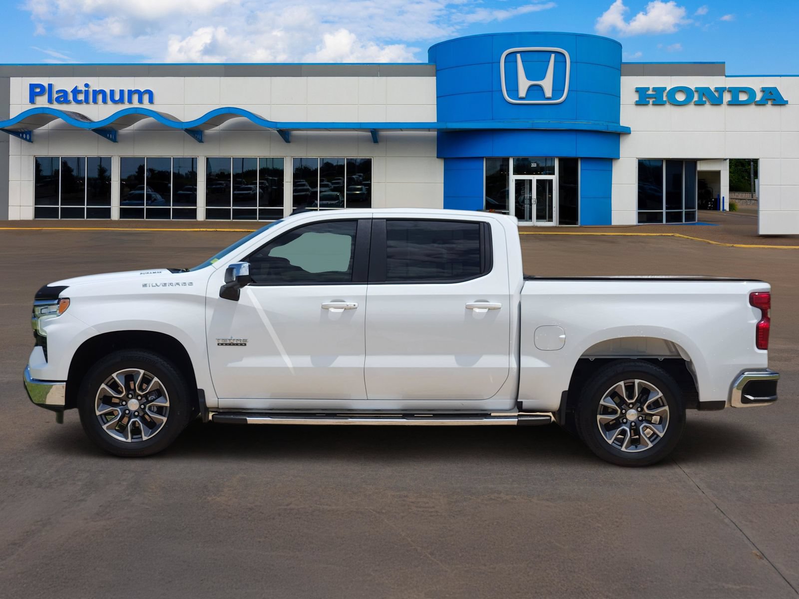 Used 2025 Chevrolet Silverado 1500 LT w/ Texas Edition Plus RWD video 3
