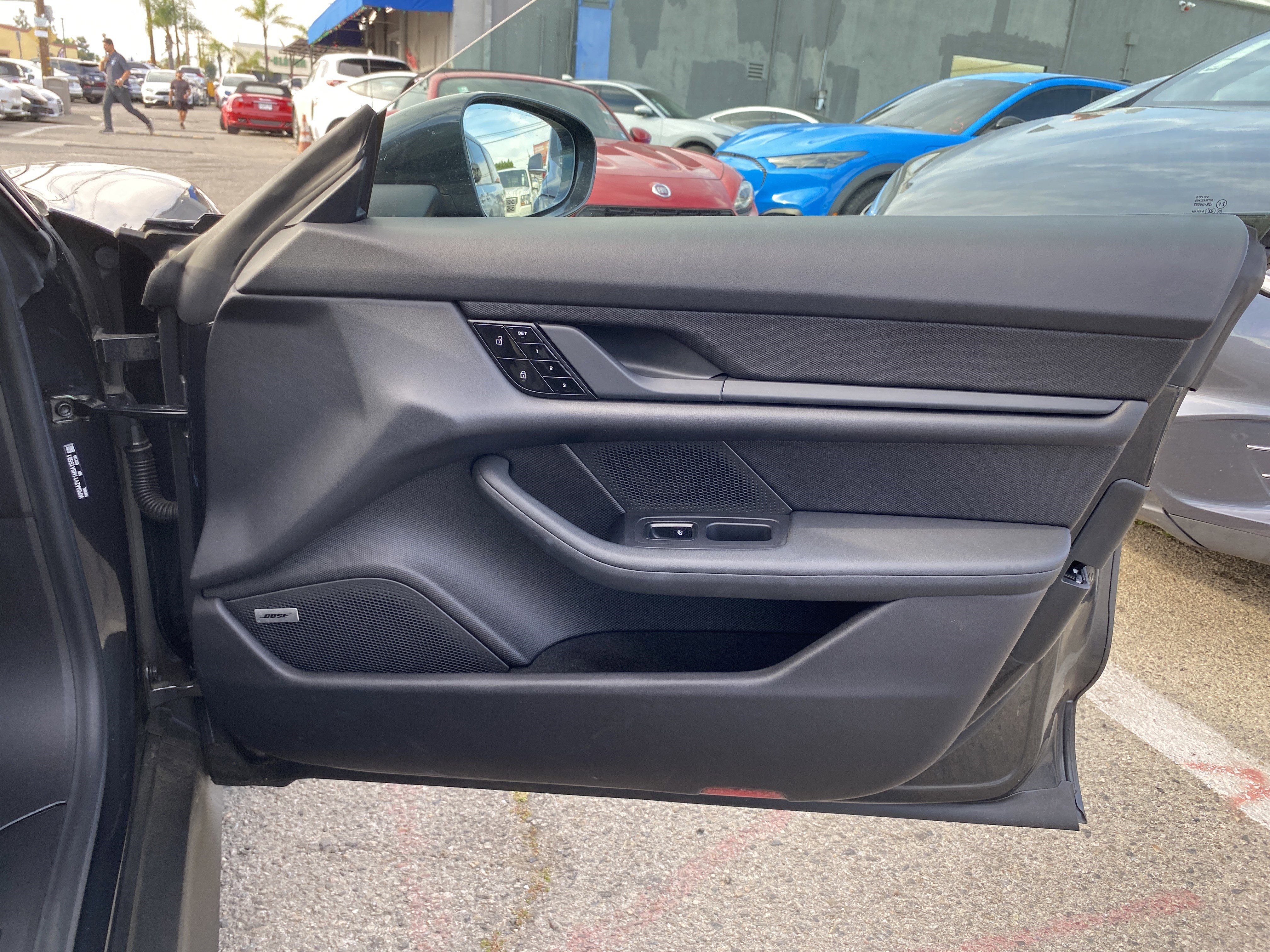 Used 2021 Porsche Taycan image 24